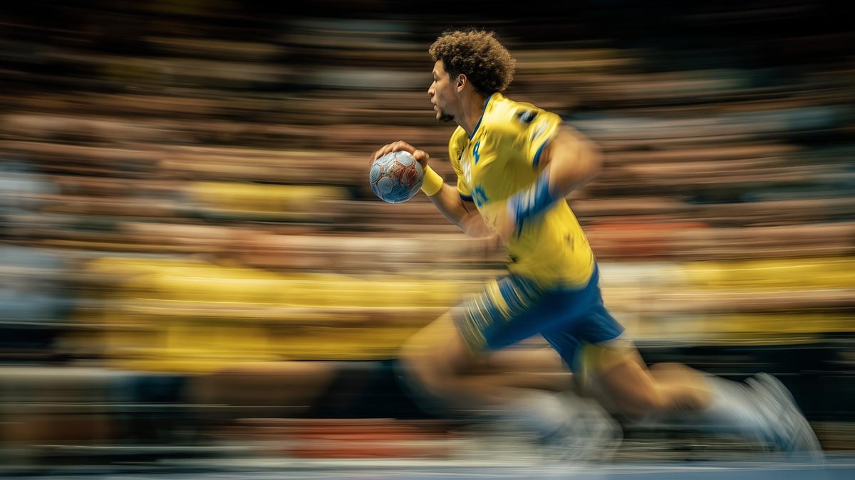 En svensk handbollsspelare.
